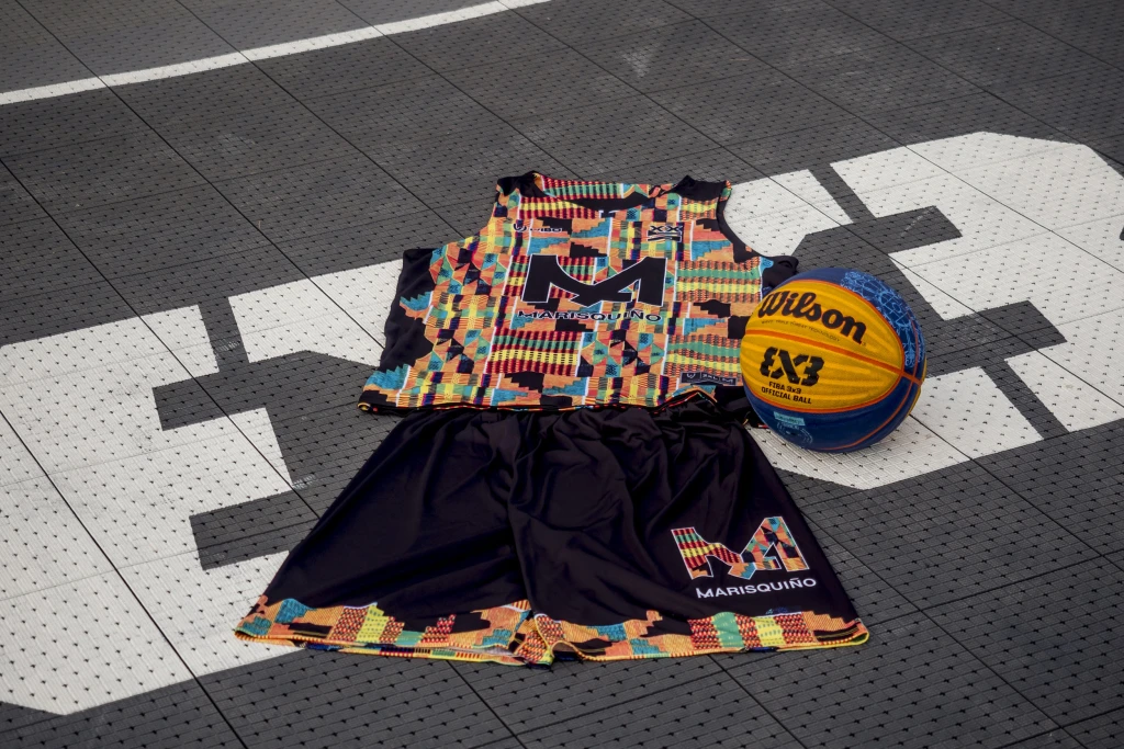 Vuelve la camiseta de basket más icónica de Marisquiño