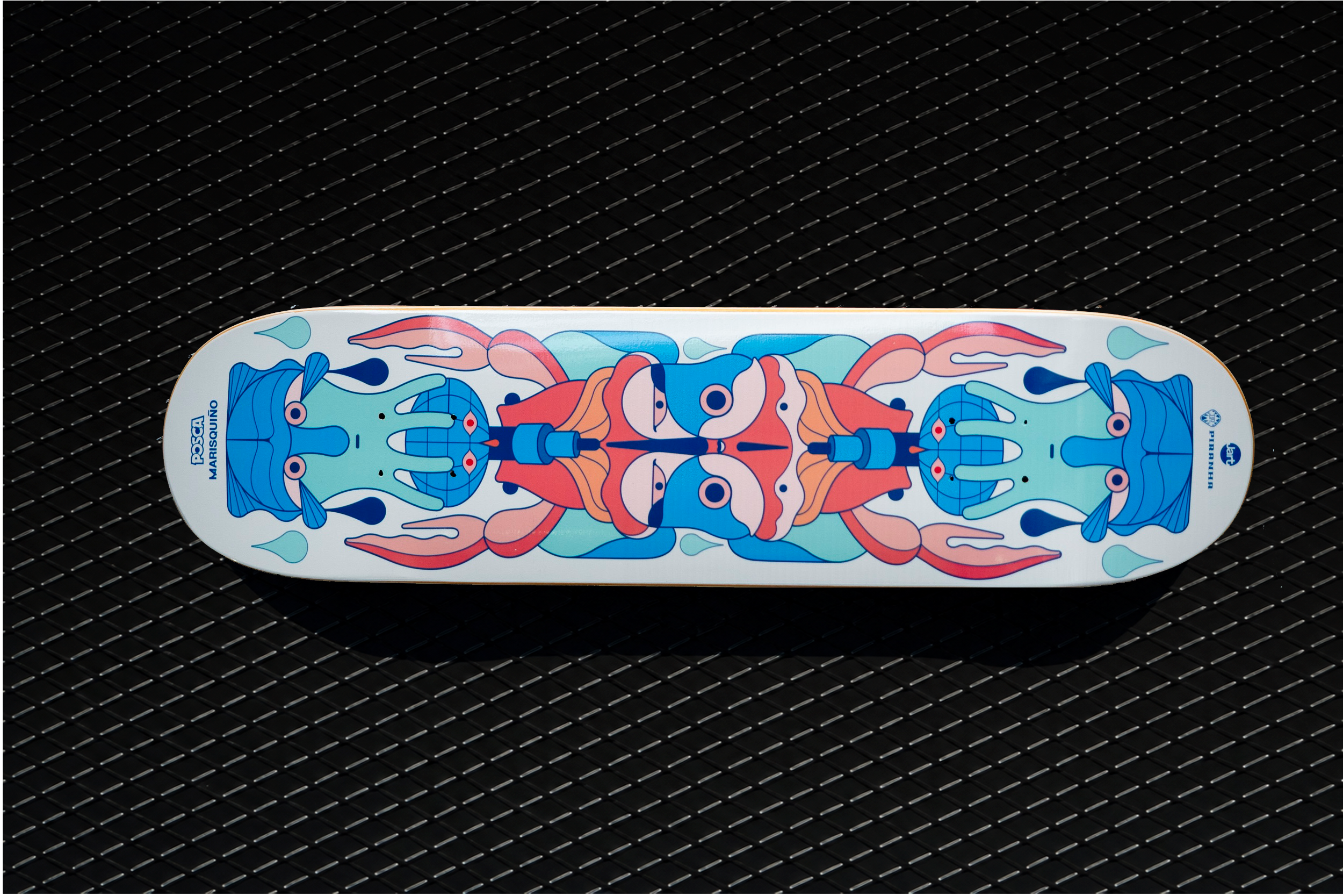 Marisquiño y POSCA presentan una tabla de skate de edición limitada para OM26